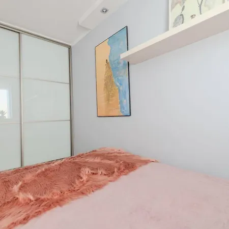 Zelazna Street Apartment